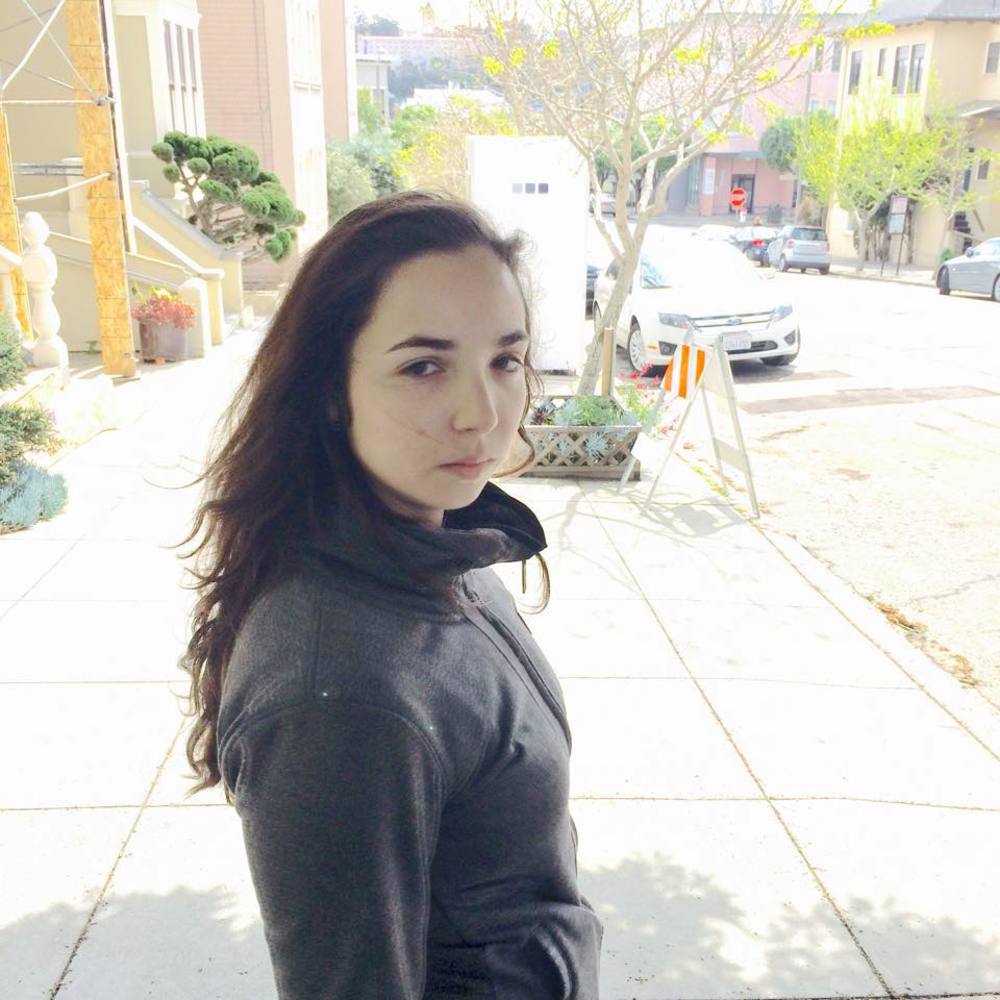 Meet your Posher, Lora
